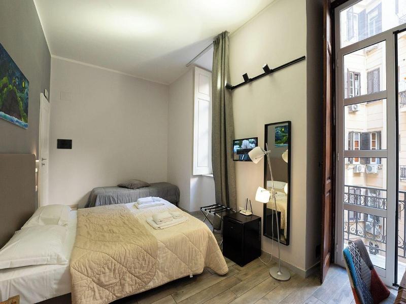 H.r. Boutique Porto Napoli Centro By Clapa Group image