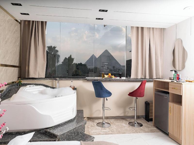 Camel Pyramids View Inn image