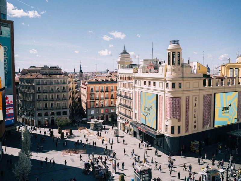 Ã‰xito En Madrid image