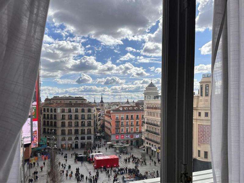 Ã‰xito En Madrid image