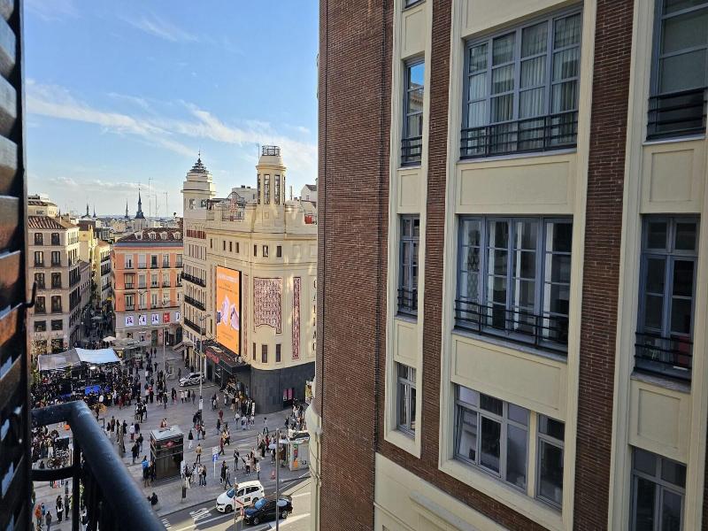 Ã‰xito En Madrid image