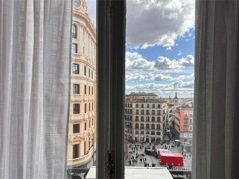 Ã‰xito En Madrid image
