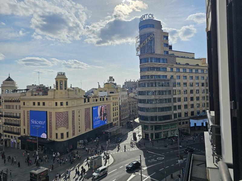Ã‰xito En Madrid image