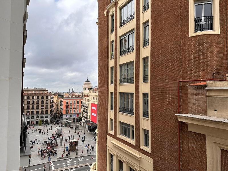 Ã‰xito En Madrid image