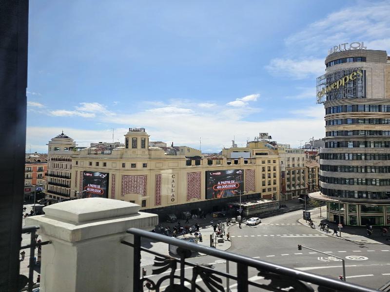 Ã‰xito En Madrid image