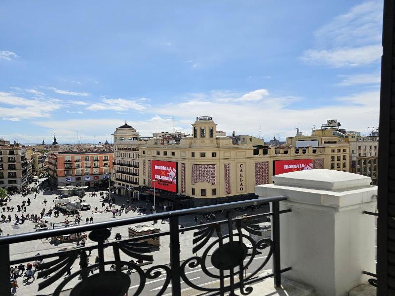 Ã‰xito En Madrid image