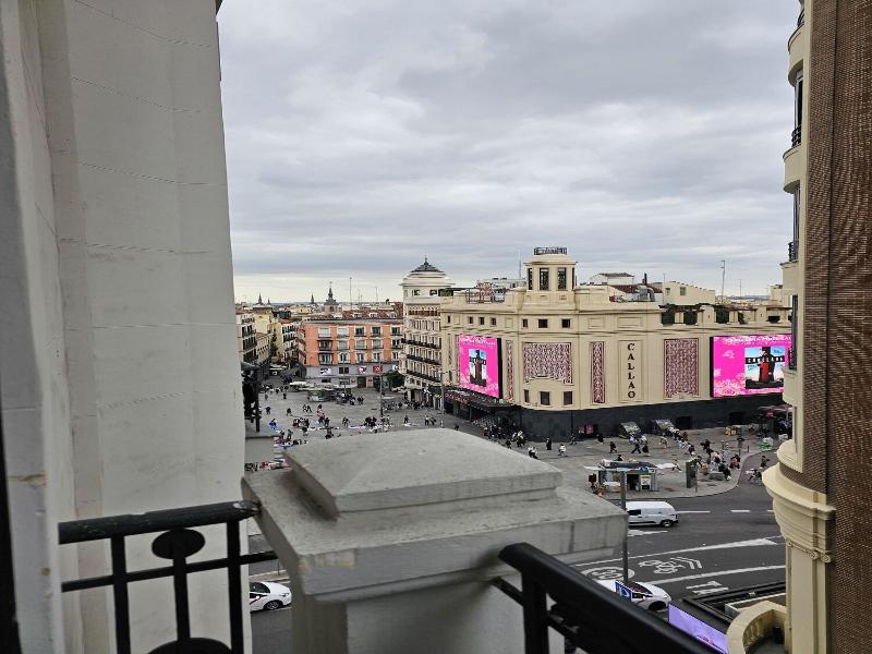 Ã‰xito En Madrid image