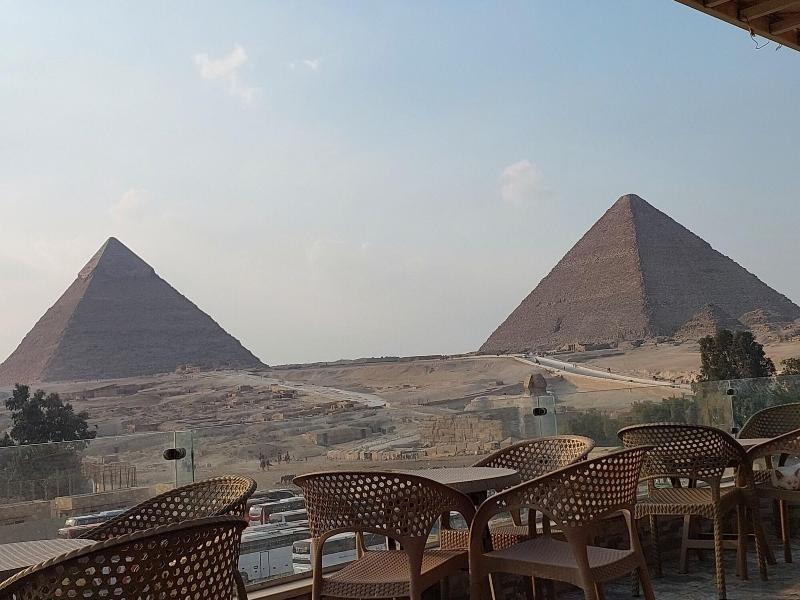 Tut & Pyramids View image