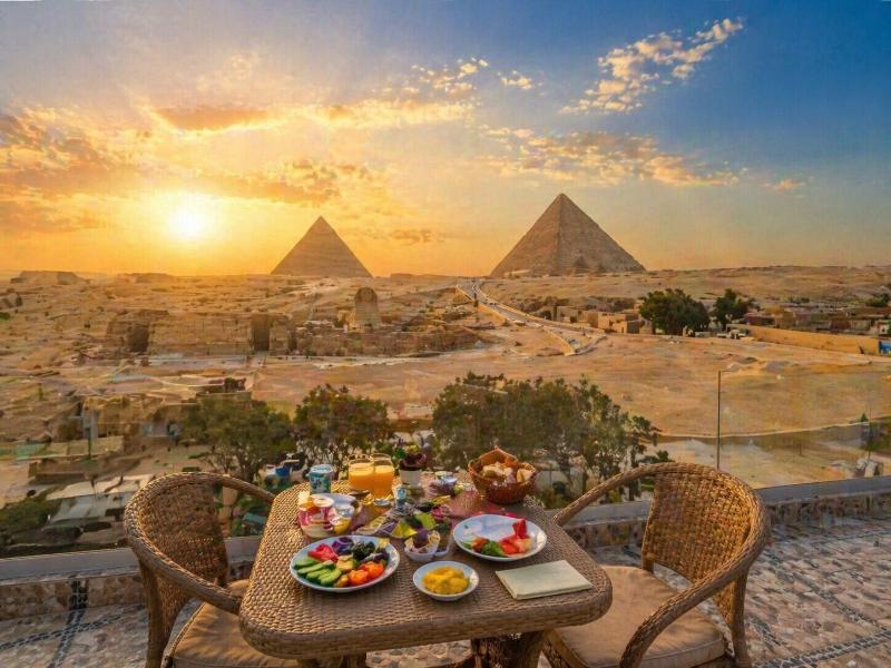 Tut & Pyramids View image