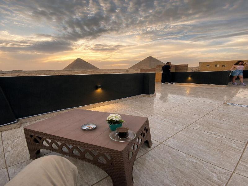 Tut & Pyramids View image