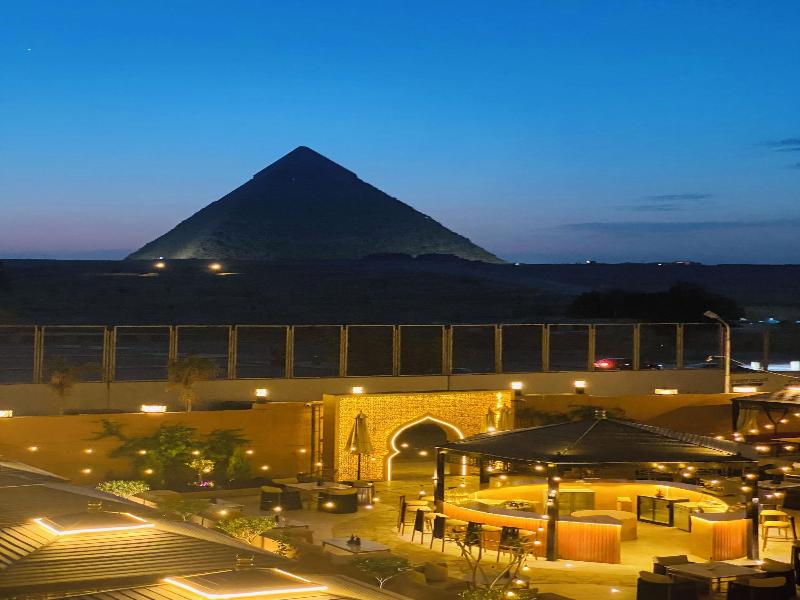 Tut & Pyramids View image