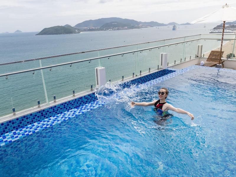Sunkiss Hotel image