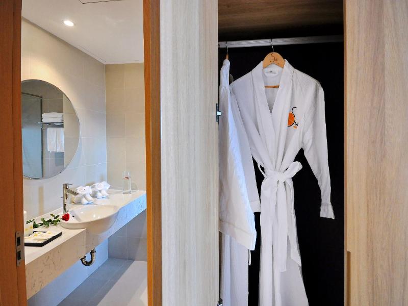Sunkiss Hotel image