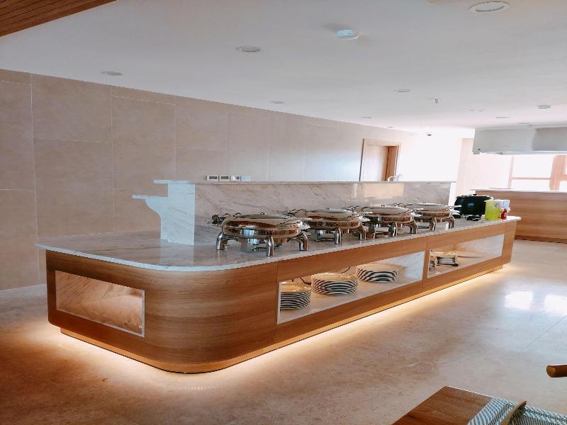 Sunkiss Hotel image