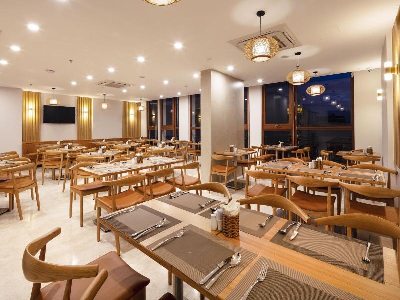 Sunkiss Hotel image