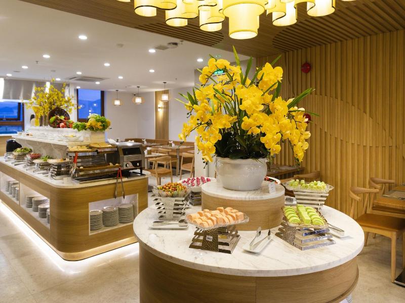 Sunkiss Hotel image