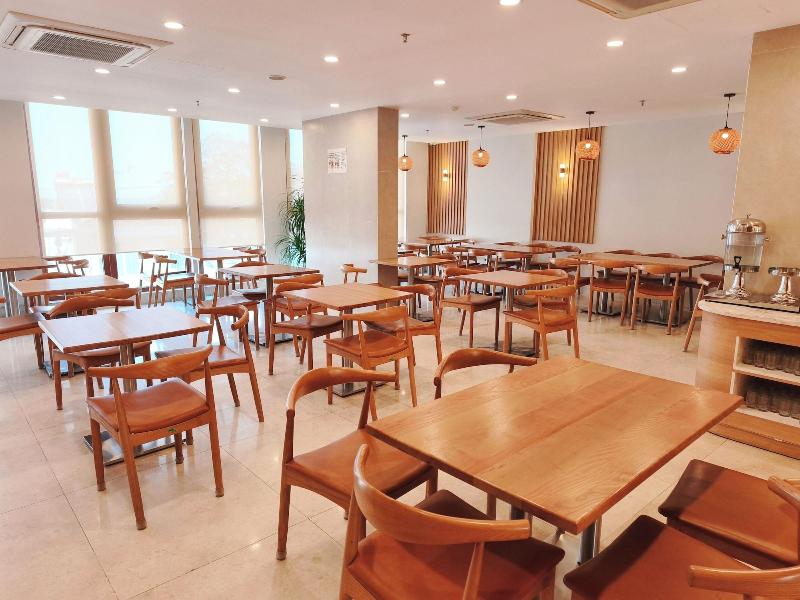 Sunkiss Hotel image