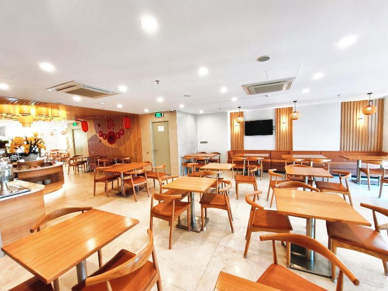 Sunkiss Hotel image