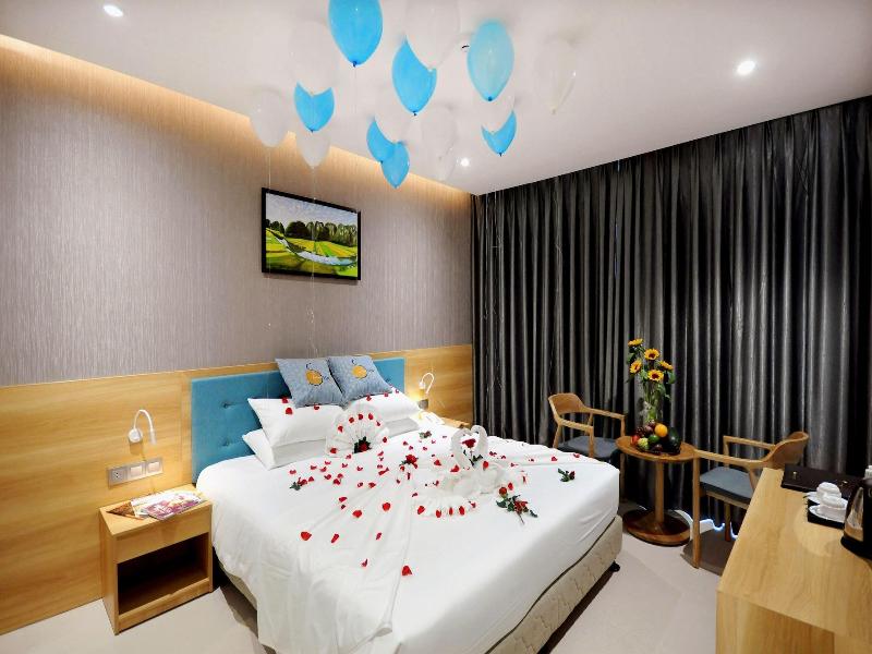 Sunkiss Hotel image
