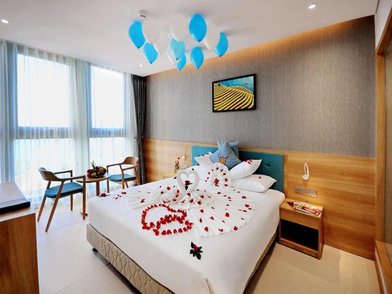 Sunkiss Hotel image
