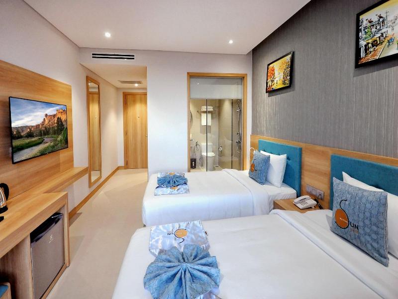 Sunkiss Hotel image