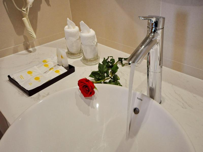Sunkiss Hotel image