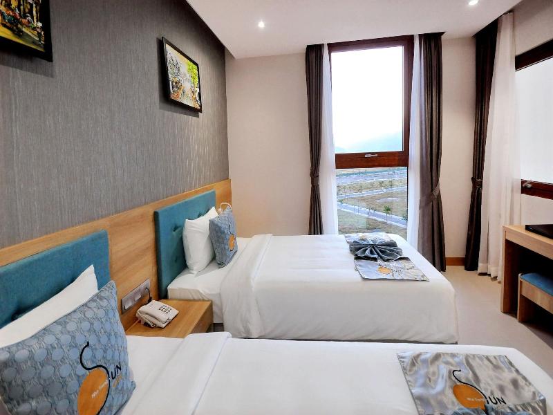Sunkiss Hotel image