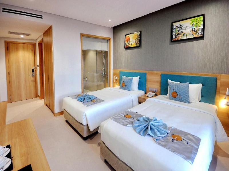 Sunkiss Hotel image