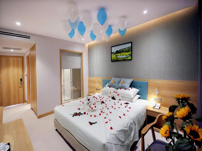 Sunkiss Hotel image