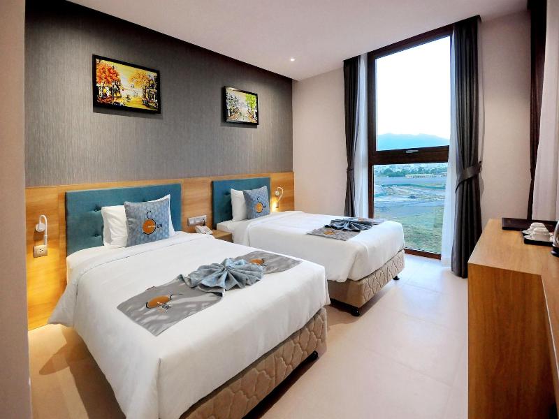 Sunkiss Hotel image
