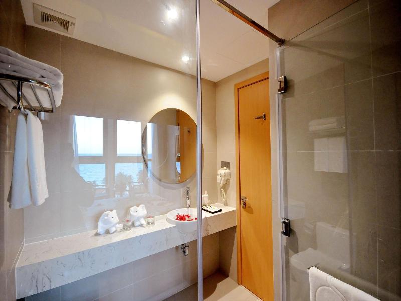Sunkiss Hotel image