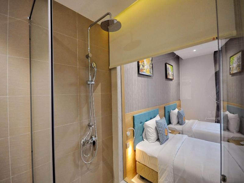 Sunkiss Hotel image