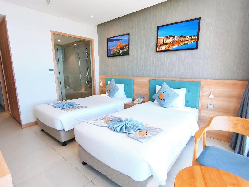Sunkiss Hotel image