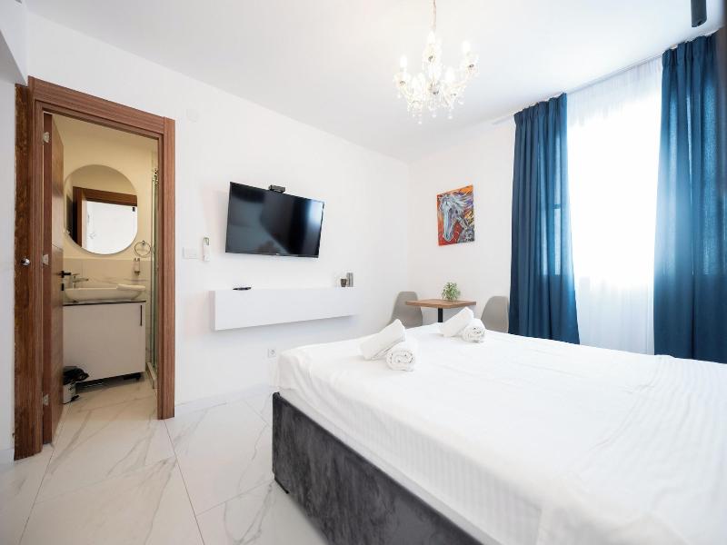 Boutique Hotel Kings Palace image