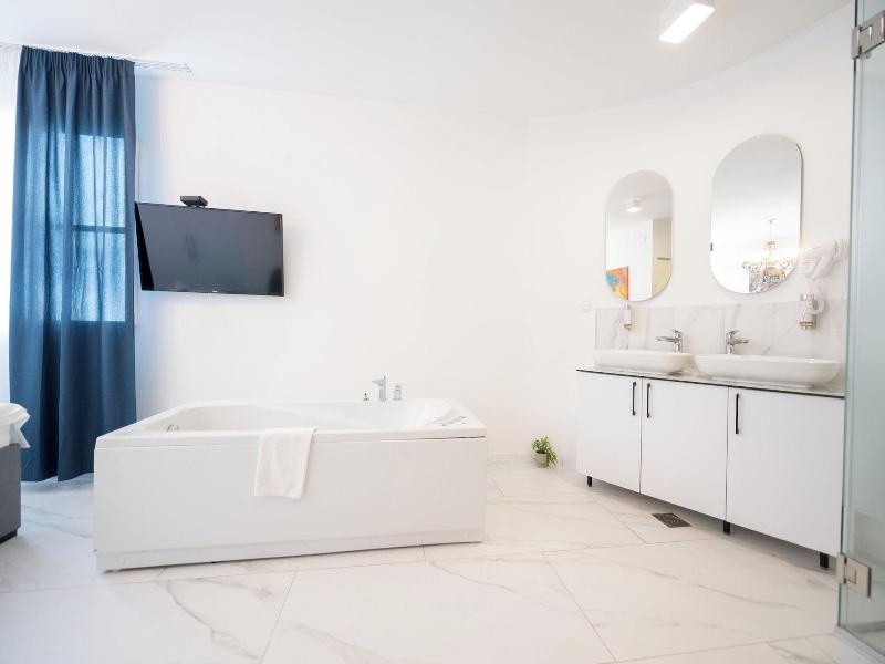 Boutique Hotel Kings Palace image