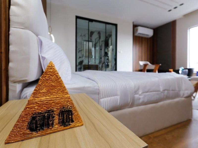 Pyramids Moon Hotel image