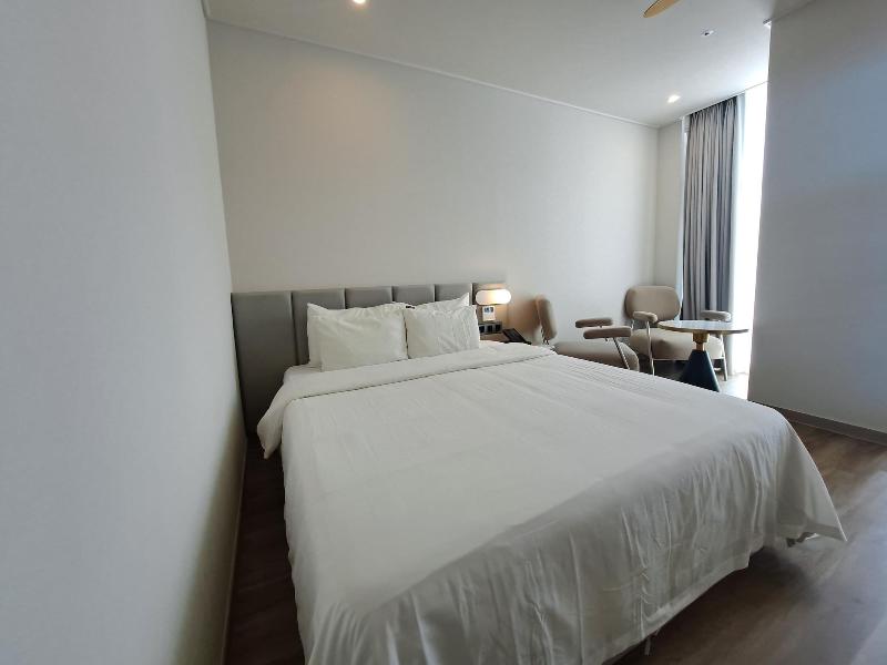 Ocean The Point Hotel image
