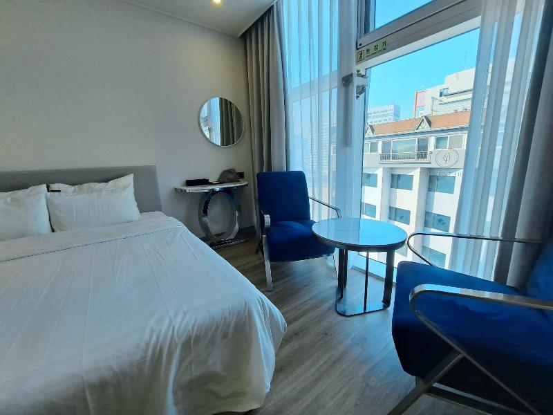 Ocean The Point Hotel image