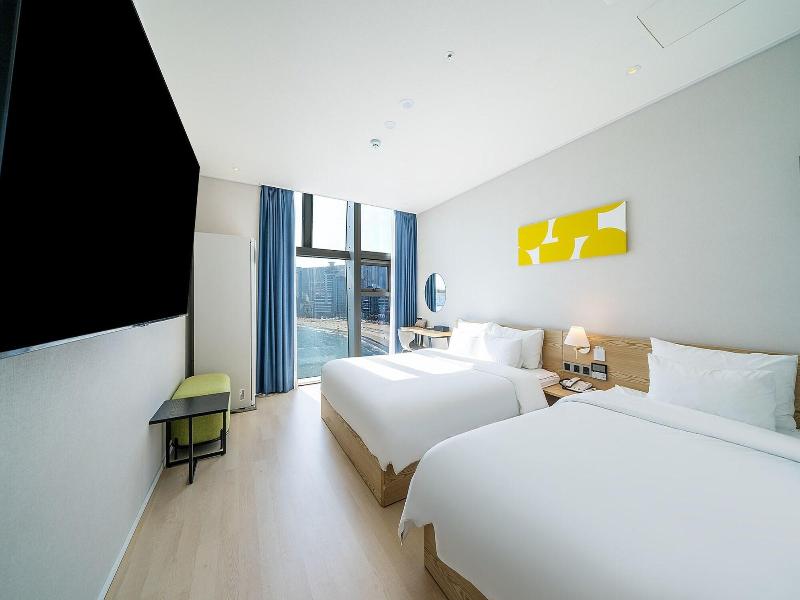 Ocean The Point Hotel image