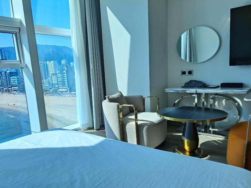 Ocean The Point Hotel image