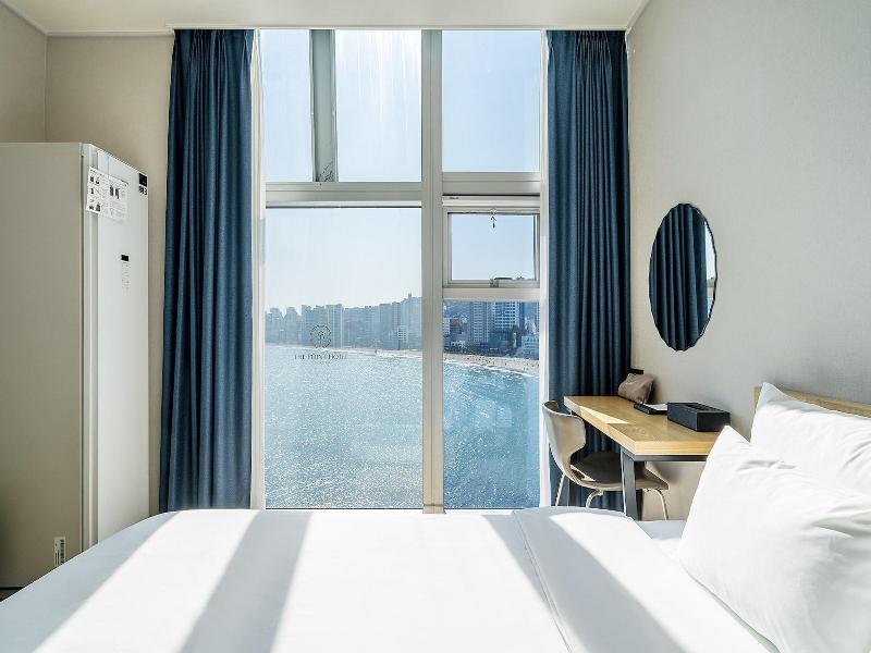 Ocean The Point Hotel image