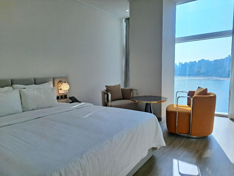 Ocean The Point Hotel image