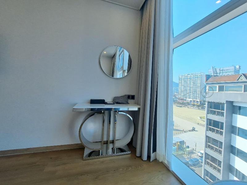 Ocean The Point Hotel image