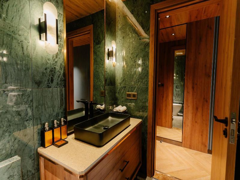La Passion Premium Cau Go Hotel image