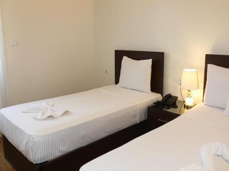 Mid Downtown Hotel image