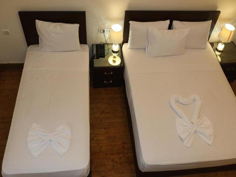 Mid Downtown Hotel image
