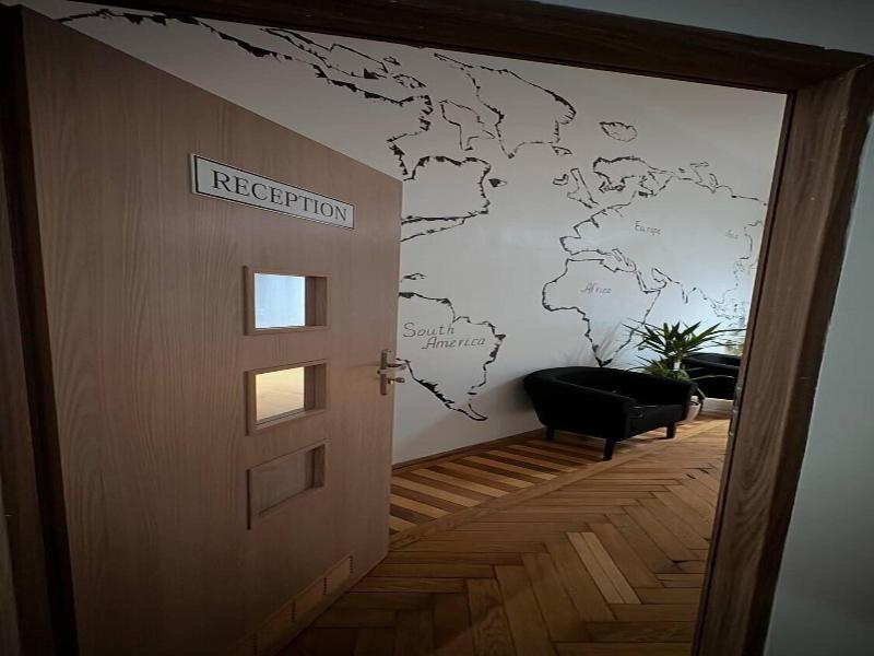 Fivehostel image