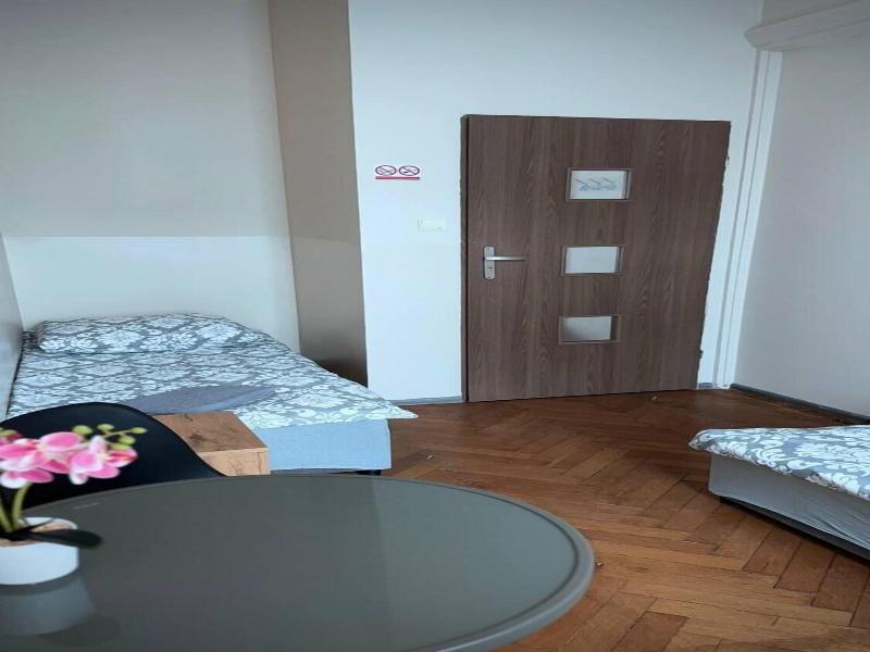 Fivehostel image