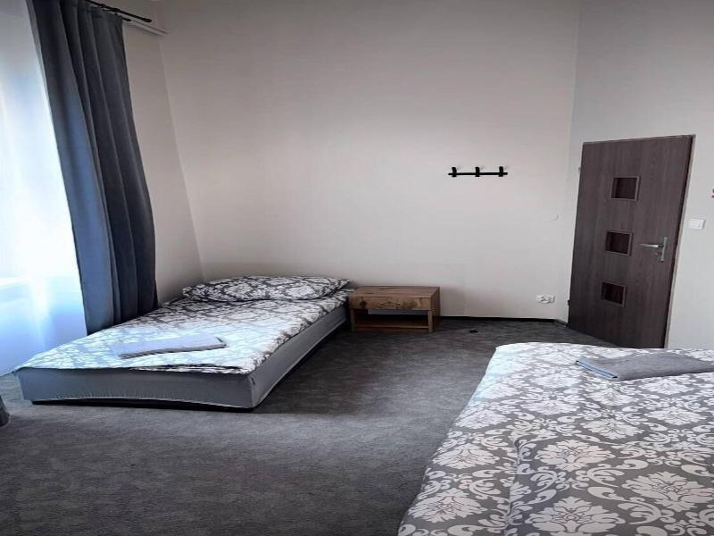 Fivehostel image