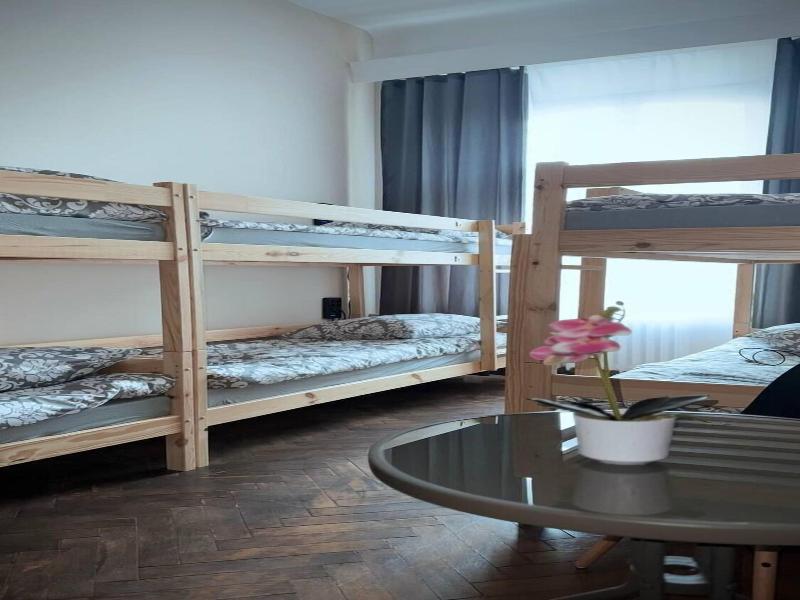 Fivehostel image